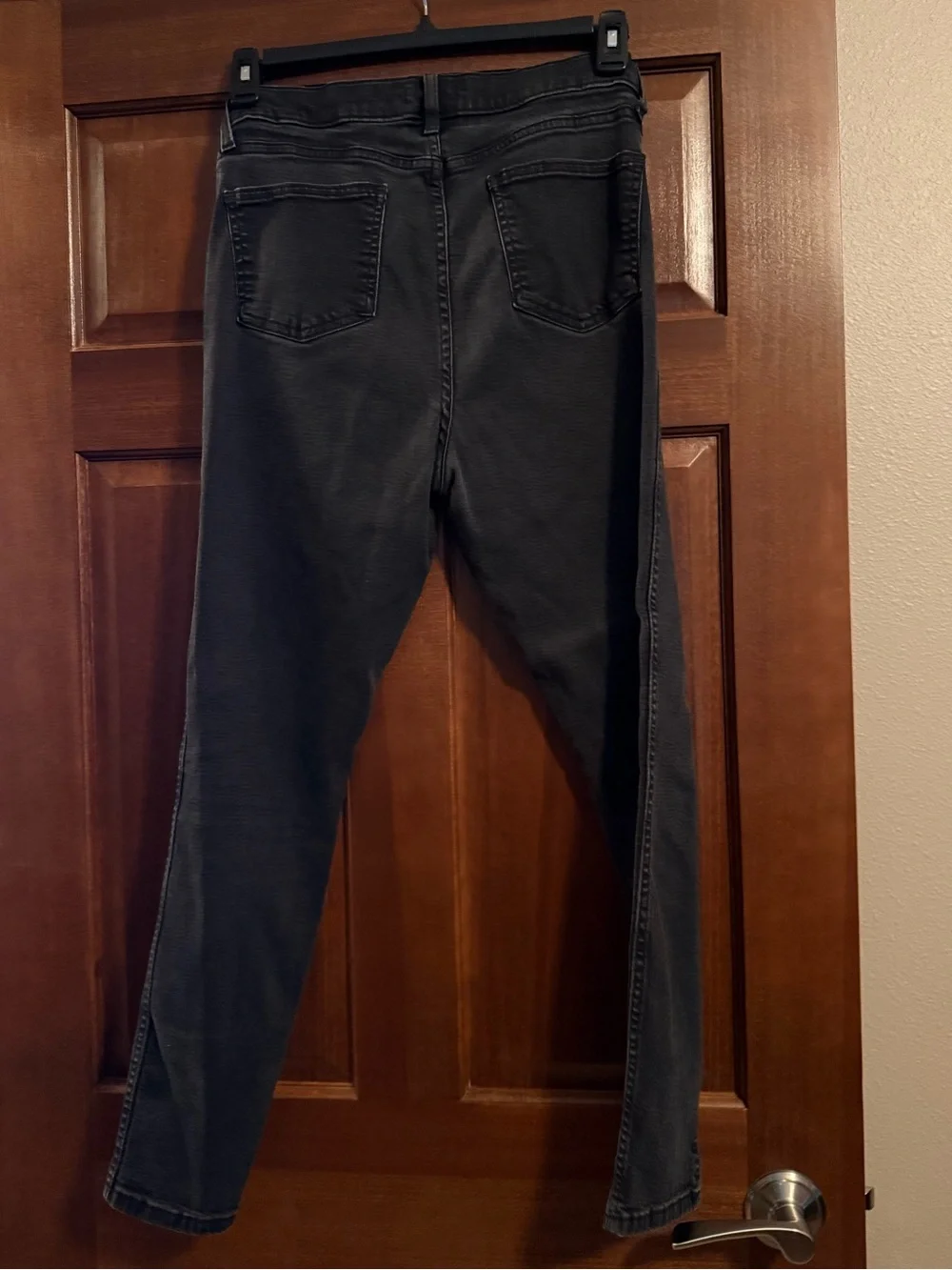 Kirkland Signature Women's Black Skinny High-Rise Jeans - Picture 2 of 3